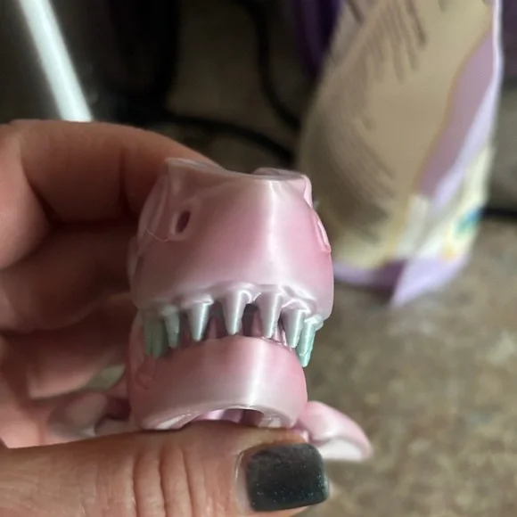 Skark Skeleton Fidget, Toy - Pink & Mint - Picture 4 of 5